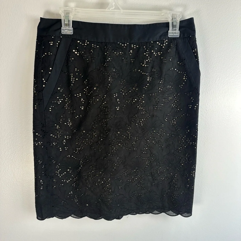 LOFT Black Eyelet Lace Pencil Skirt with Tan Lining, 2 pocket Size 8 New
